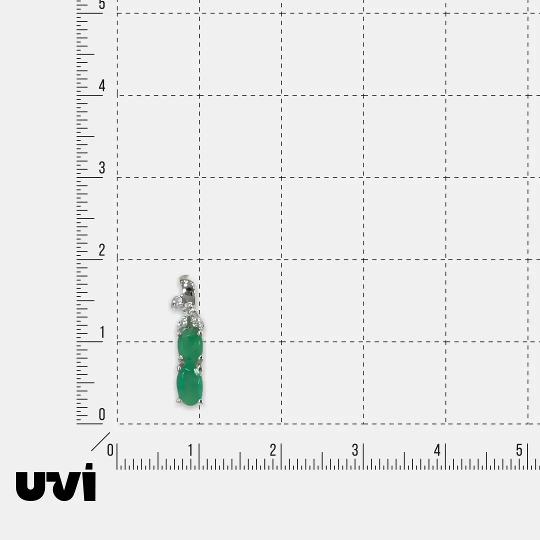 Серебряная подвеска с изумрудами